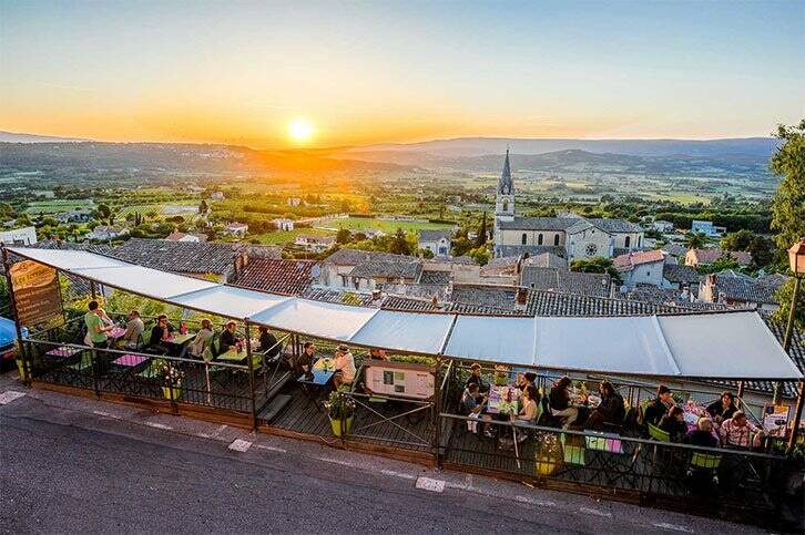 Brasserie Les Terrasses accepte les chiens à Bonnieux