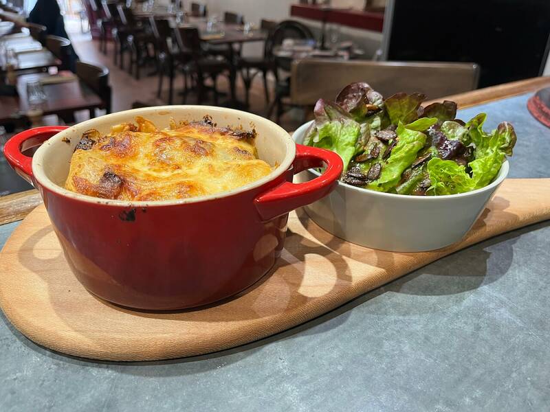 Aux Xv Tables accepte les chiens à Dax