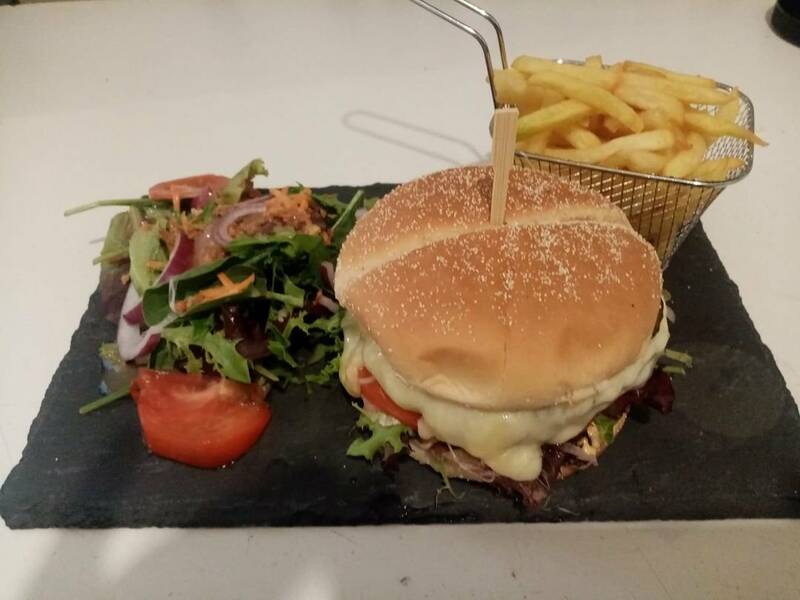 Labyrinthe le minotaure accepte les chiens à Lavergne