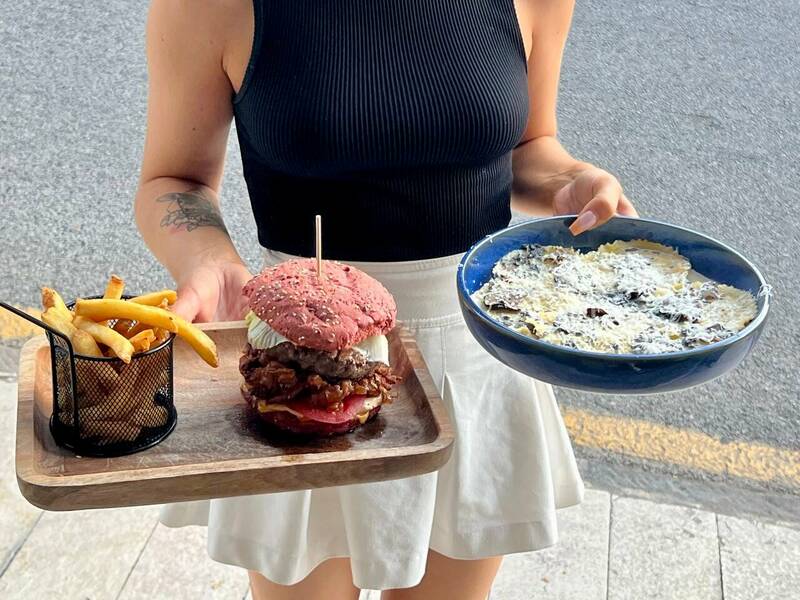 Histoire sans faim accepte les chiens à Montauroux