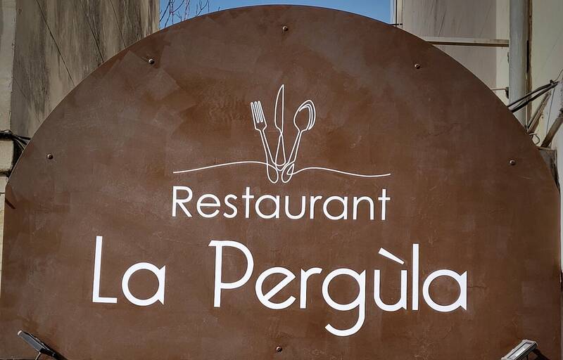 La Pergùla accepte les chiens à Arles