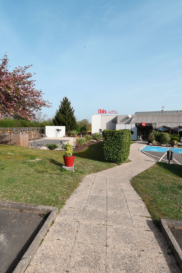 Hôtel ibis Saintes accepte les chiens à Saintes