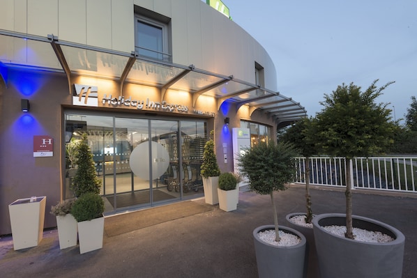 Holiday Inn Express Paris - Velizy, an IHG Hotel accepte les chiens à Velizy-Villacoublay