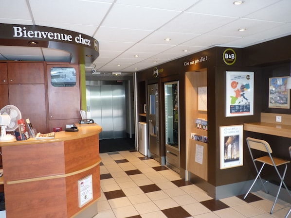 B&B Hotel Chalons En Champagne accepte les chiens à Parc d'activités Sud des Escarnotiè