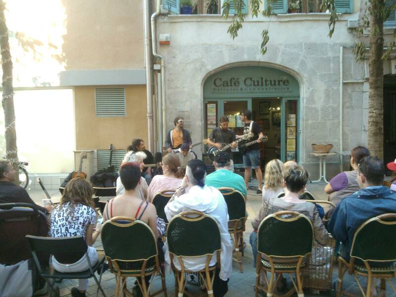 Cafe Culture accepte les chiens à Toulon