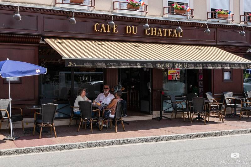 Café du Château accepte les chiens à Anet