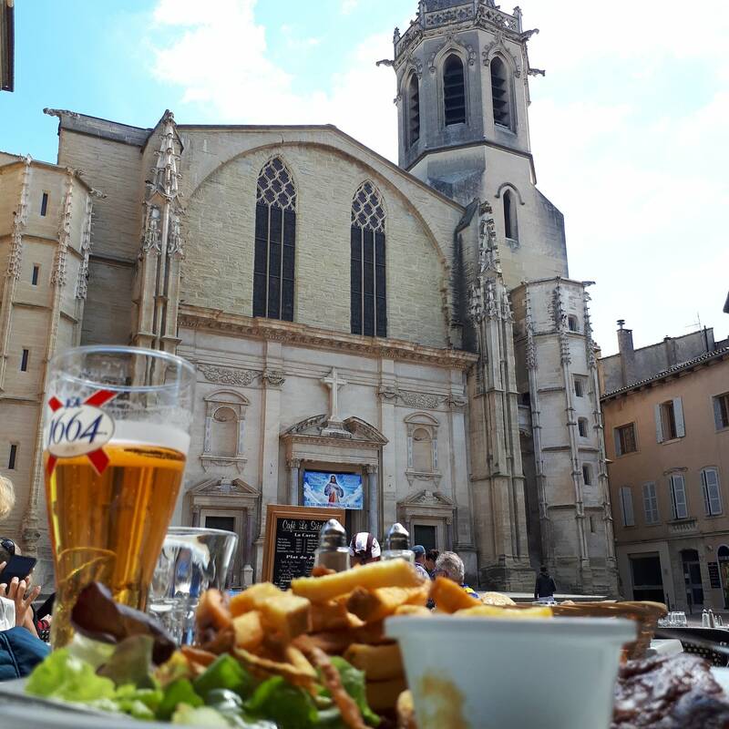 Cafe Du Siecle accepte les chiens à Carpentras