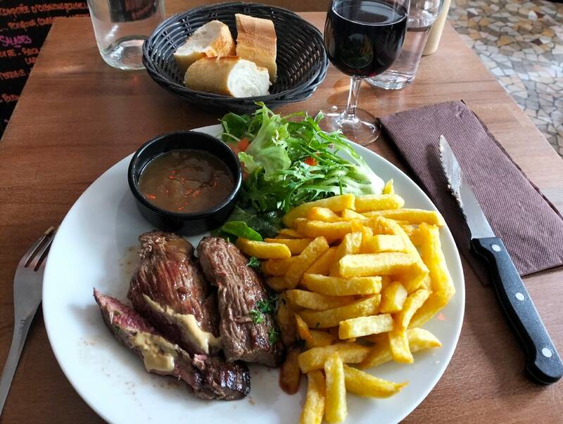 Les Enfants Terribles accepte les chiens à Paris