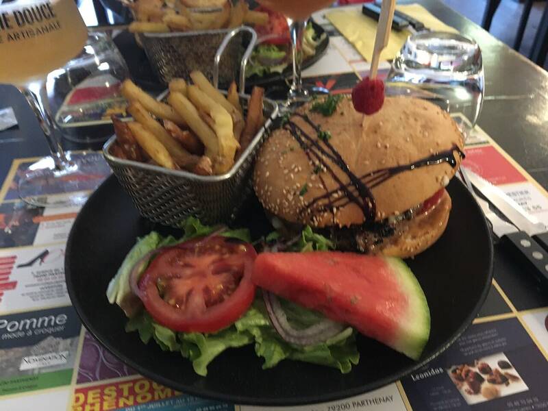 Restaurant L'Olyvia accepte les chiens à Parthenay