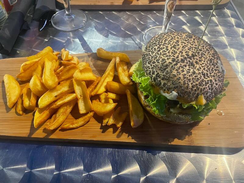 Chez Milou (pizza milou) accepte les chiens à Fleury