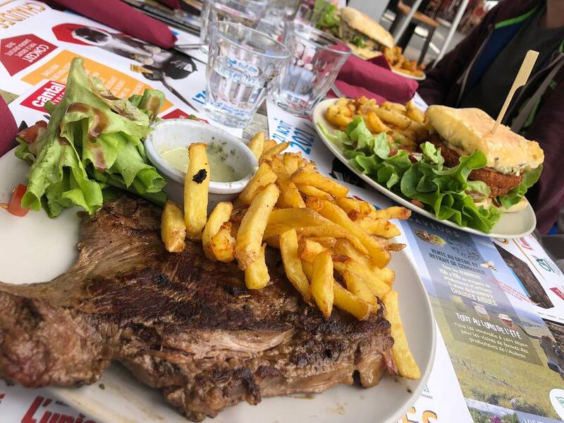 Le Gravier accepte les chiens à Chaudes-Aigues