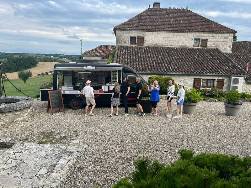 Le Petit Truck Du Sud Ouest accepte les chiens à Moissac