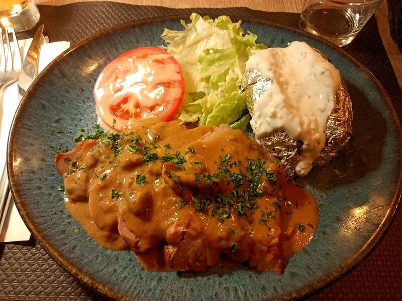 Le Trianon accepte les chiens à Traînou