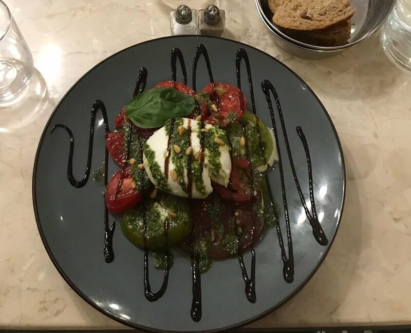 Mademoiselle Anna accepte les chiens à Troyes