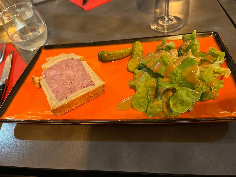 Les Terrasses Des Augustins accepte les chiens à Cremieu