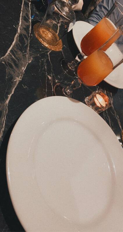 Escale Bollywood accepte les chiens à Persan