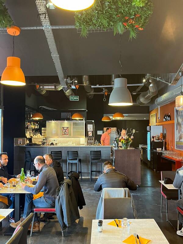 L'antre Aux Pots accepte les chiens à Venissieux