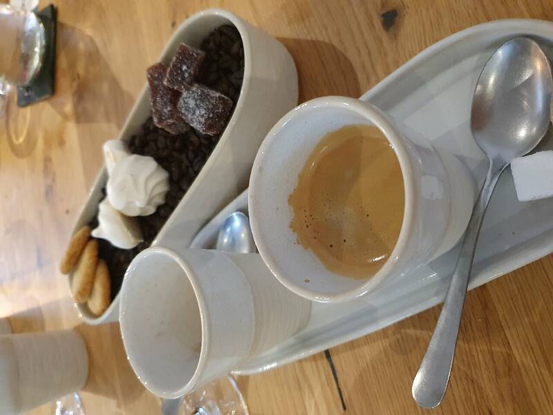 Origines Gastronomie Et Vins accepte les chiens à Villeneuve d'Ascq