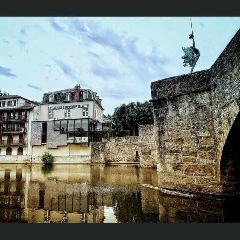 Le Globe accepte les chiens à Villefranche-de-Rouergue