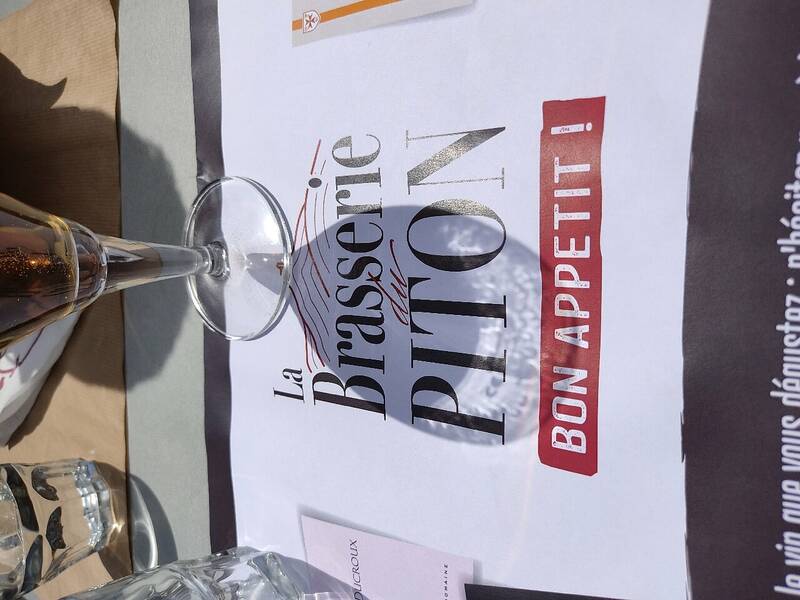 Brasserie Le Piton accepte les chiens à Sancerre