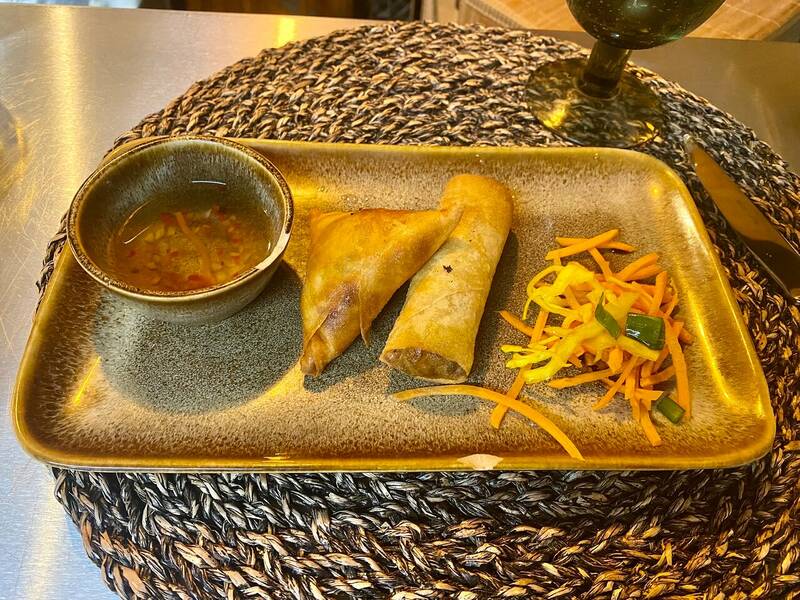 I'noeï Halles 610 accepte les chiens à Jacou