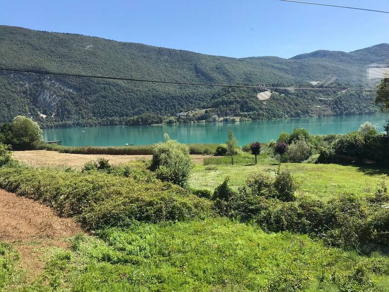 Le Bistrot 1951 accepte les chiens à Saint-Alban-de-Montbel