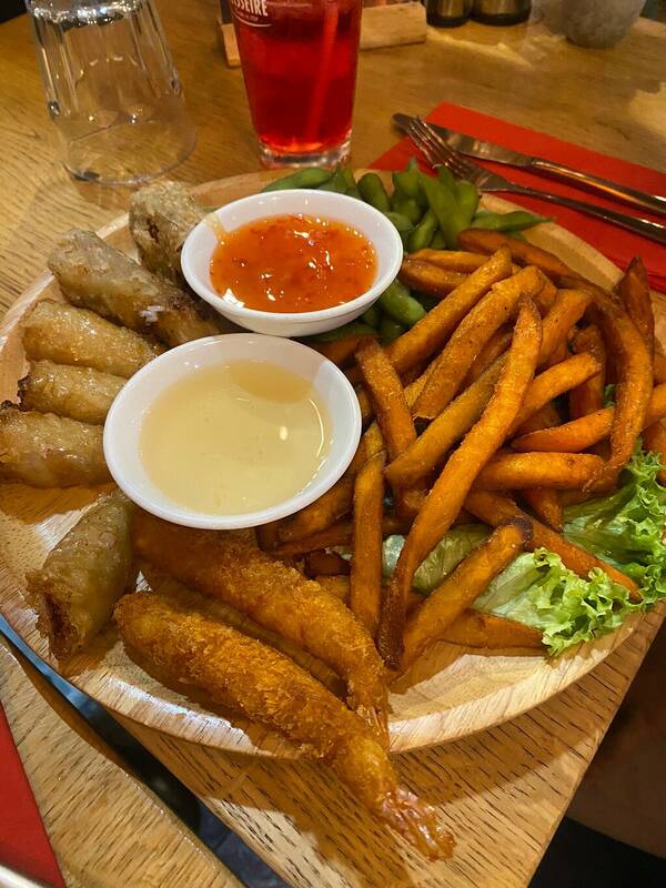 Saïgon Cà phê accepte les chiens à Reims