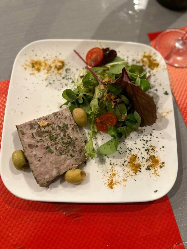 Le café du Pont accepte les chiens à Soulom