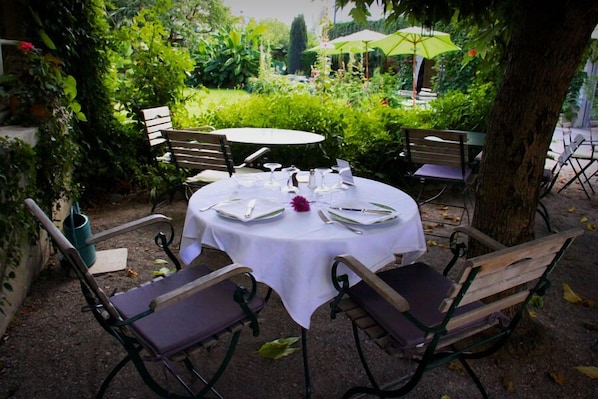 Hôtel Eychenne accepte les chiens à Saint-Girons