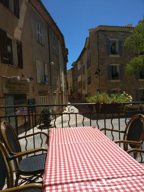 Bar Brasserie Chez Fanfan accepte les chiens à Ampus