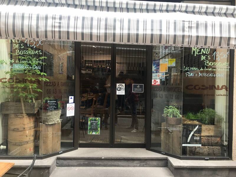 Cosina accepte les chiens à Ville de Thiers