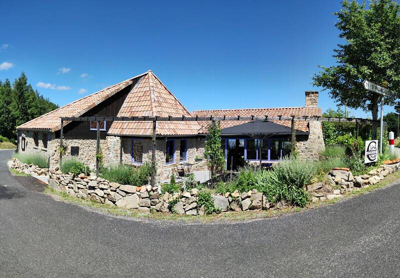 Creperie 4 Vios accepte les chiens à Marcols-les-Eaux