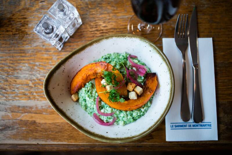 Le Sarment de Montmartre accepte les chiens à Paris