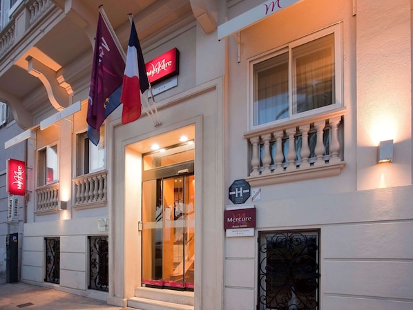 Mercure Nice Marche aux Fleurs accepte les chiens à Nice