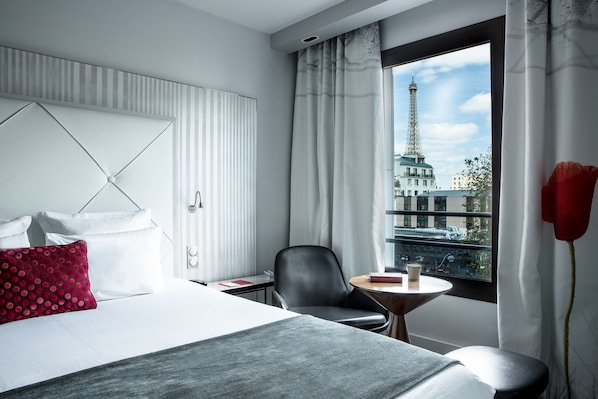 Le Parisis Paris Tour Eiffel accepte les chiens à Paris