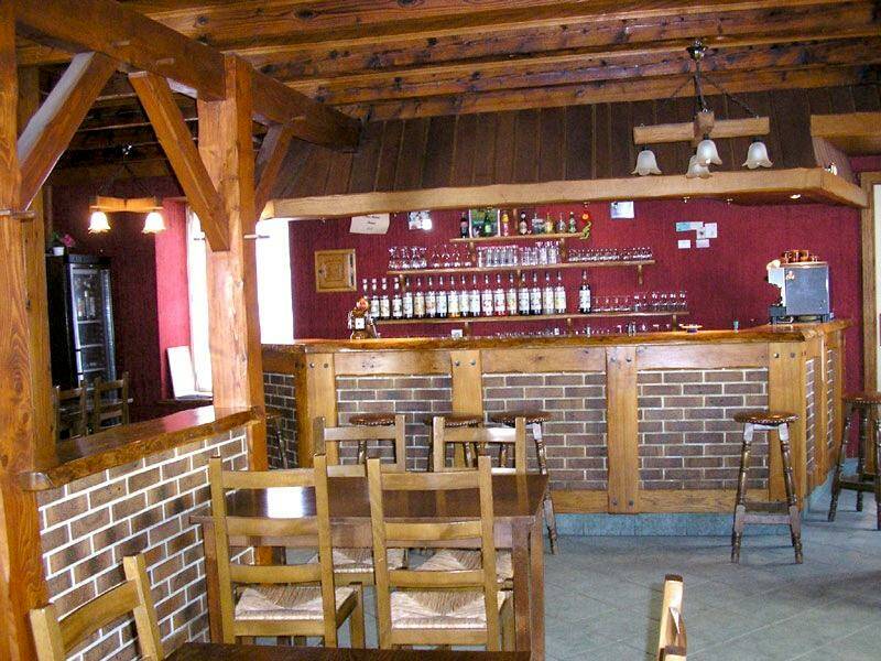 Au Rendez-Vous des Trois Marchands accepte les chiens à Saulzet-le-Froid