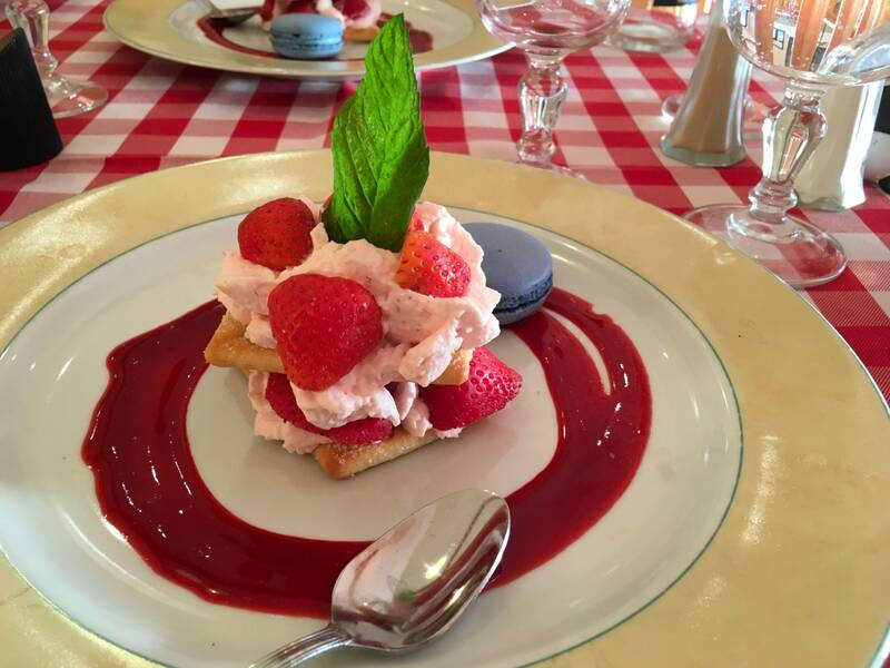 hotel restaurant le val de vence accepte les chiens à Launois-sur-Vence