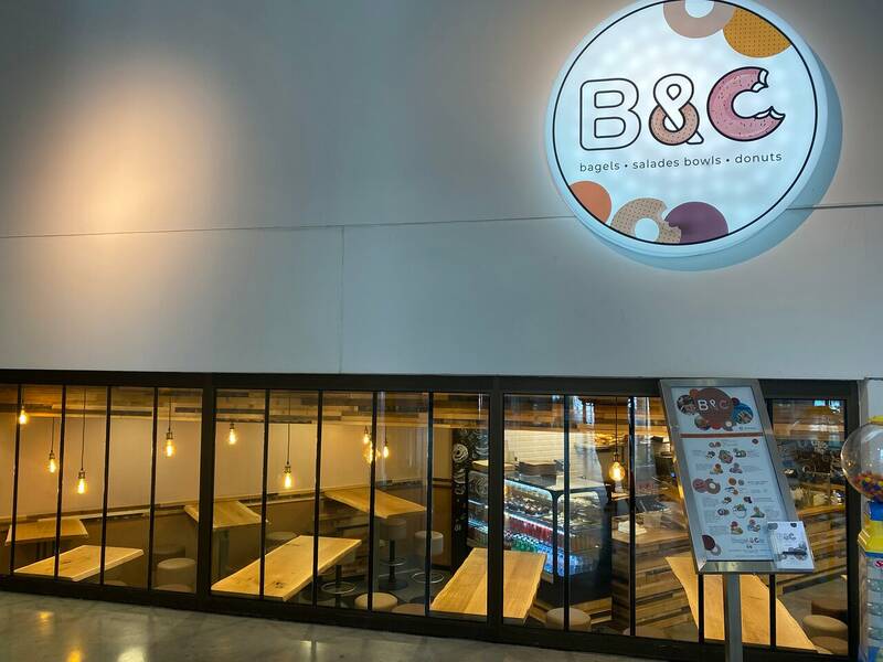 Bagel et Compagnie accepte les chiens à Annecy