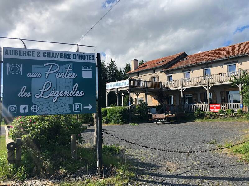 Aux Legendes accepte les chiens à Pradelles