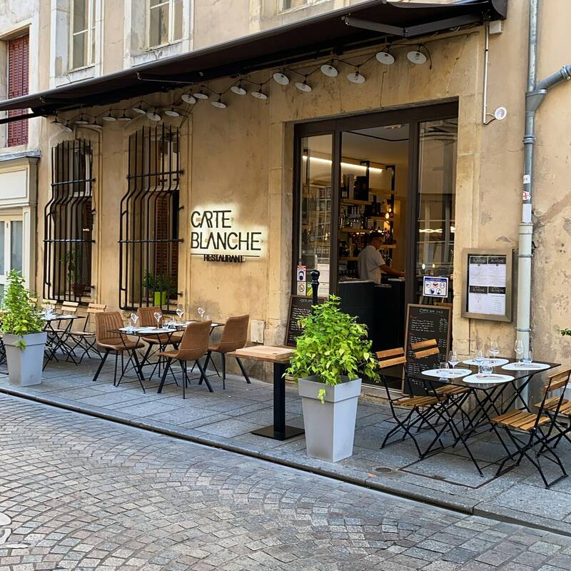 Carte Blanche Restaurant accepte les chiens à Nancy