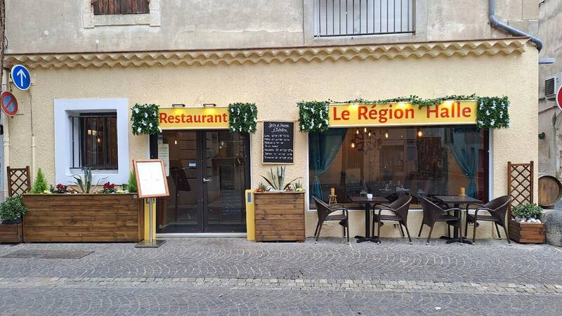 Le Région'Halle accepte les chiens à Serignan