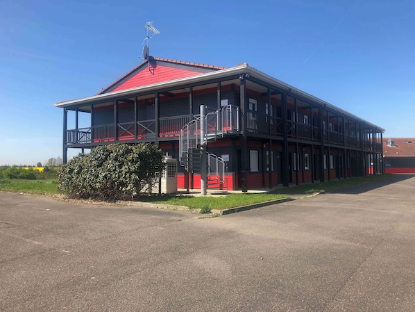 Enzo Hotels Chartres Mainvilliers By Kyriad Direct accepte les chiens à Mainvilliers