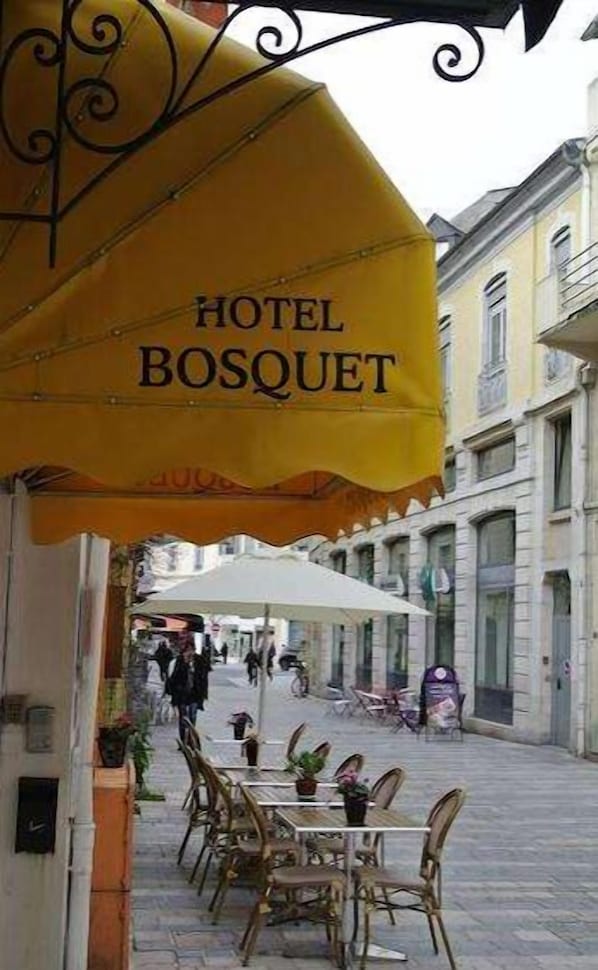 Brit Hotel Bosquet Pau Centre accepte les chiens à Pau