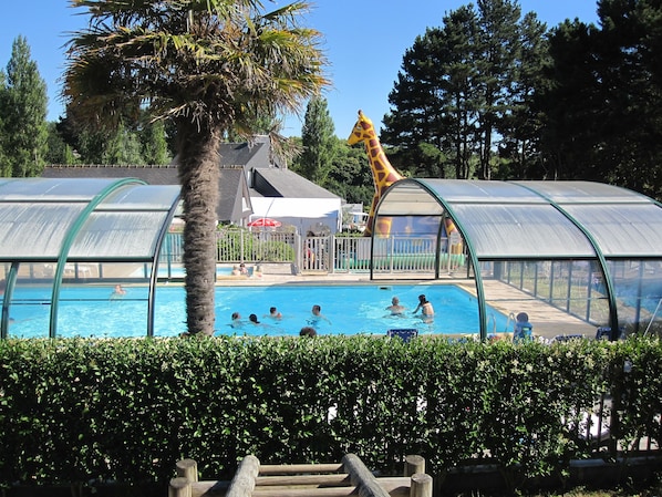 Camping Les Capucines accepte les chiens à Tredrez-Locquemeau