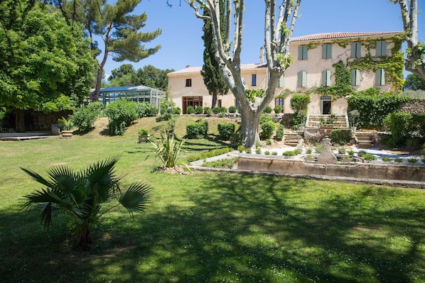 Domaine Gaogaia accepte les chiens à Les Milles