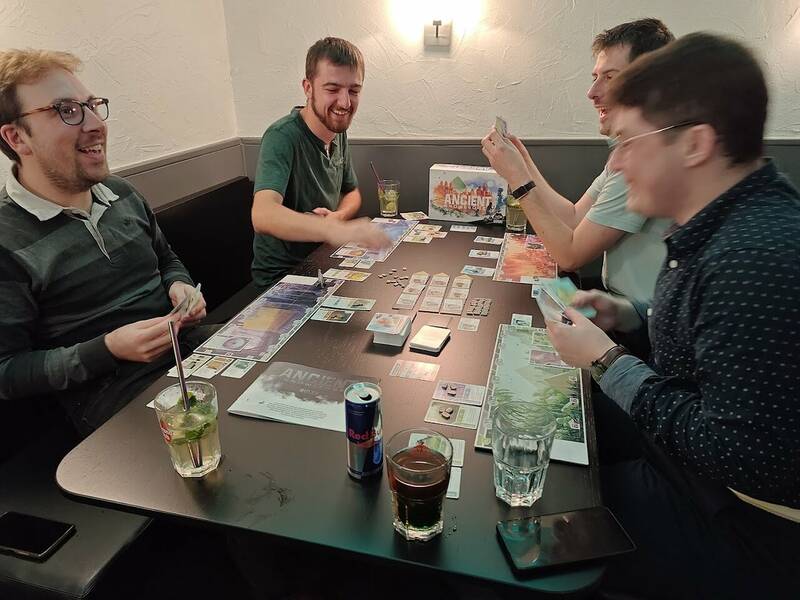 Society - Bar à Jeux accepte les chiens à Rouen