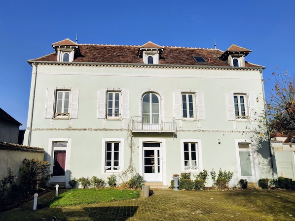 Villa Clément Sens Appart'hôtel accepte les chiens à Saint-Clement