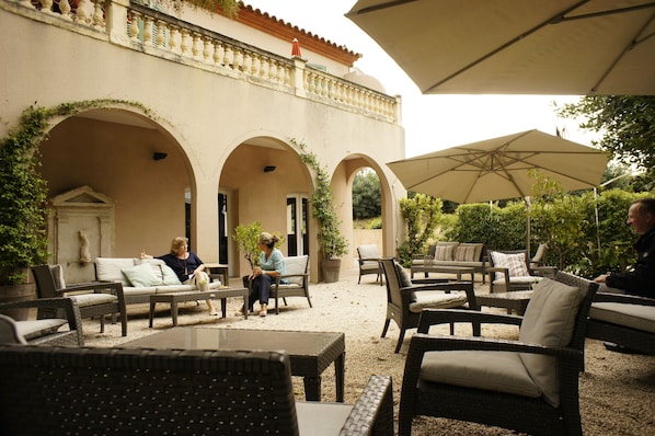 Best Western l'Orangerie accepte les chiens à Nîmes