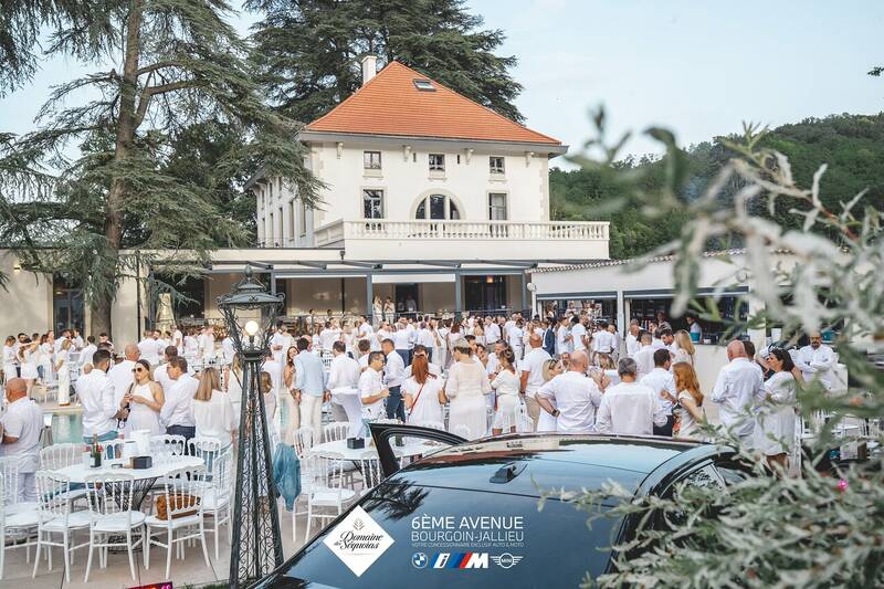 Domaine des Séquoias Restaurant accepte les chiens à Ruy