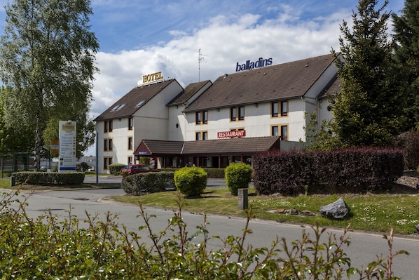 Hôtel Rouvignies Valenciennes Aéroport - (Ex Balladins) accepte les chiens à Rouvignies